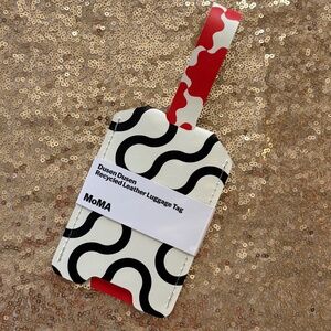 NEW MoMa Dusen Dusen Recycled Leather Luggage Tag - Black / White / Red